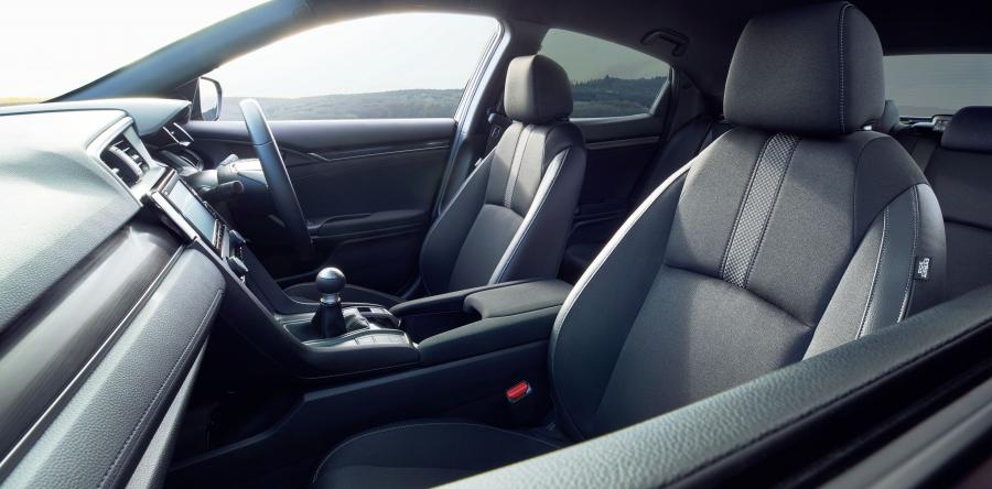 Интерьер Honda Civic Hatchback (FK) 2019 года  (JP) (фото 10 из 21)